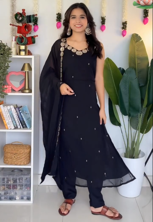 Black Embellished Kurta Set for Women – Sleeveless Kurti with Dupatta & Straight Pants