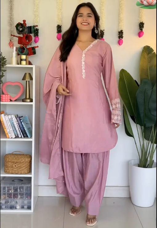 Black Embellished Kurta Set for Women – Sleeveless Kurti with Dupatta & Straight Pants - Image 6
